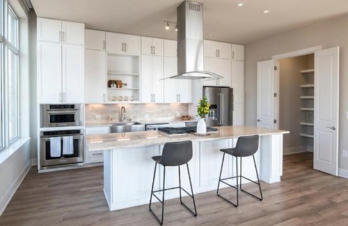 Uptown Apartment | Level Dallas Uptown