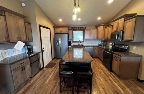 Crofton Apartment | Lewis and Clark Lake Home/Loft for Rent/Lake View Property and Lake Access