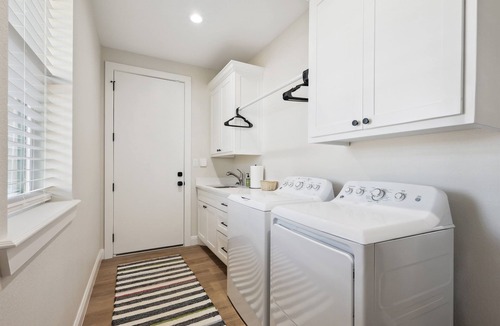 Graford House | Life's A Hoot | Dock and Hot Tub! Close to Rocker B.