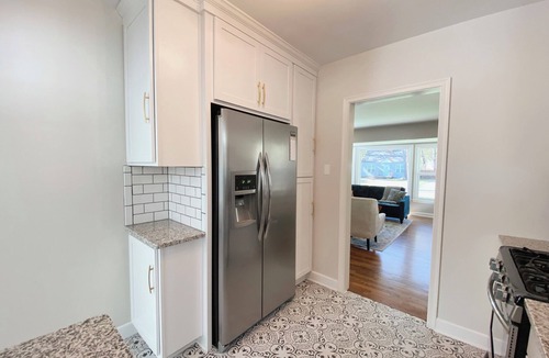 Topeka House | Light and bright 2 bedroom centrally located home