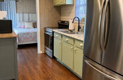 Graham Cabin | Limestone 1 bedroom cabin with AC at Possum Kingdom Lake
