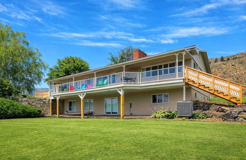 Oroville House | Linger Longer Lakeside