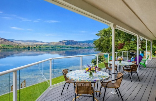 Oroville House | Linger Longer Lakeside