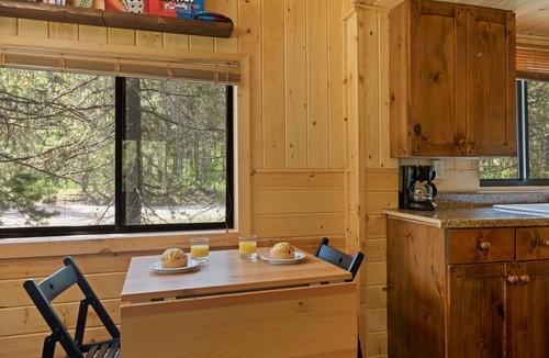 Island Park Cabin | LITTLE FOX: FirePit Large Yard Loft for Kids Grill WiFi