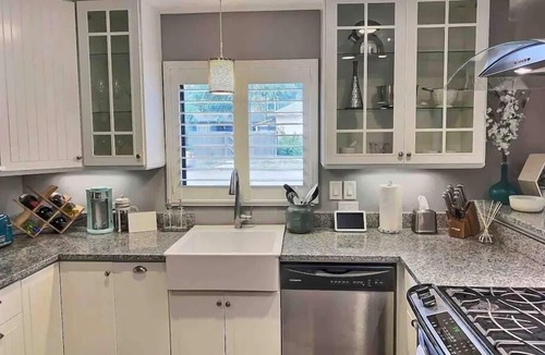 Littleton House | Littleton Cottage🏡2 blocks to Main🛍️Pets🐶Fenced Yard♨️Firepit🤑0 Cleaning & Pet Fee