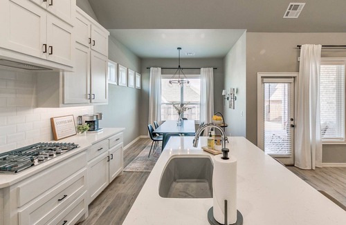 Edmond House | Live Like a Local in Luxurious Comfort!