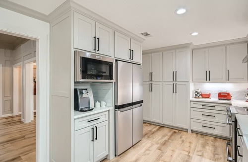 Trophy Club House | Lively Interior Oasis w/Big Yard- Fast- WIFI