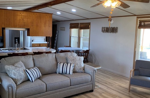 Eufaula House | Located on best Beach in Eufaula, 3BR 2BA, huge screened in porch