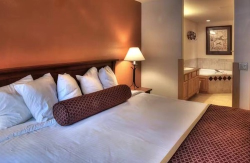 Four O'Clock Resort | LOCATION, LOCATION, LOCATION - SKI IN/OUT - 2BR/2B -Grand Timber Lodge