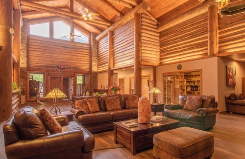 Estes Park Hotel | Lodge Double Queen Longs Peak View