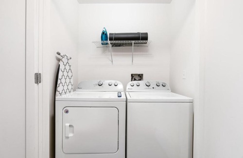 Midtown Apartment | Lodgeur Midtown, Houston - close to Downtown & Texas Medical Center