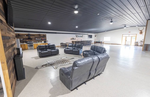 Mound City Apartment | Loess Hills Lodge - Room 6