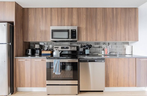 West Bellevue Apartment | Loft | Gym, Lounge | Bellevue | Sophari Downtown A