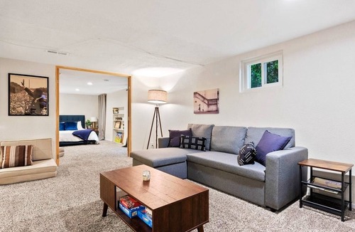 Congress Park Apartment | Loftium | Adorable Congress Park Suite!