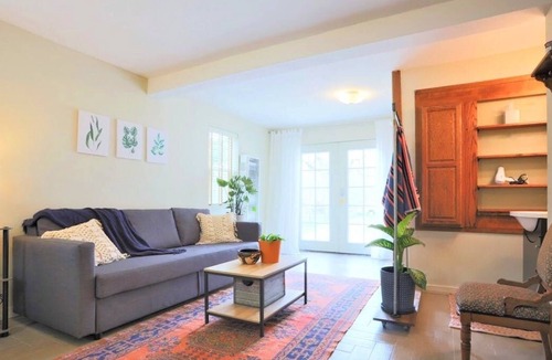 South Westminster Apartment | Loftium | Charming Guest Suite In a Desirable Neighborhood