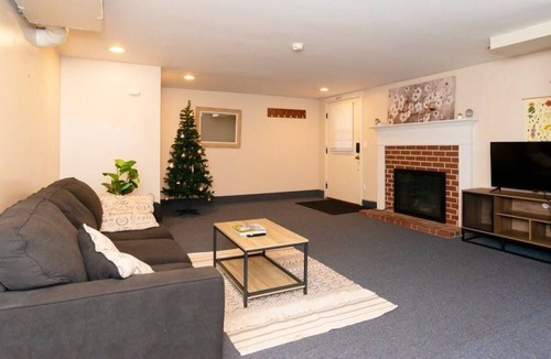 West Woodland Apartment | Loftium | Marvelous Apartment in the Heart of Ballard!