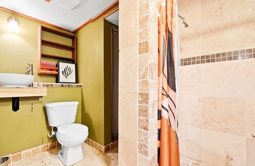 South Westminster Apartment | Loftium | Spacious 1 Bedroom Suite in Westminster!