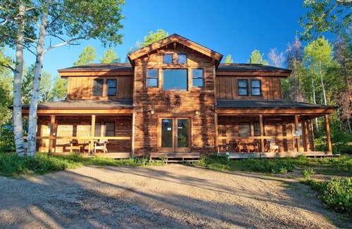 Clark Cabin | Loggers Cabin - A Cozy Rustic One Room Cabin