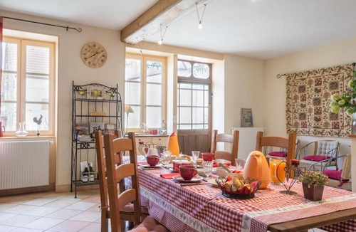 La Rochepot Bed & Breakfast | Logis de l'Orme