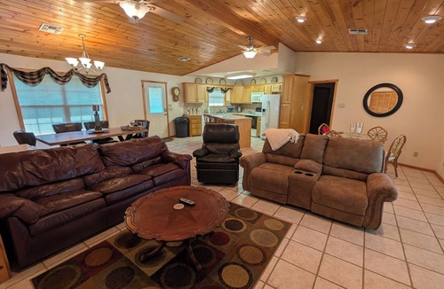 Graham House | Lone Star Cove on PK - West side near The Breakers Marina