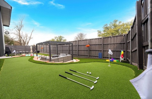 Allen House | Lone Star Escape: Pool & Spa, Putting Green, Games