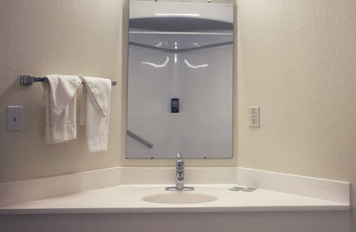 Decatur Hotel | Lone Star Inn