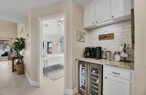 Trinity House | Lone Star Peninsula- Stunning Waterfront Retreat