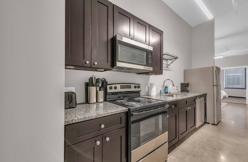 Waldron Apartment | Lovely 1BR KC Stay w/WiFi, Parking & Match Fun