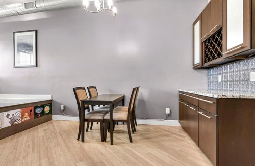 Downtown Springfield Apartment | Lovely 2-Bedroom Unit in Springfriend