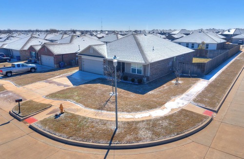 Mustang House | Lovely 4-bedroom house in charming Mustang