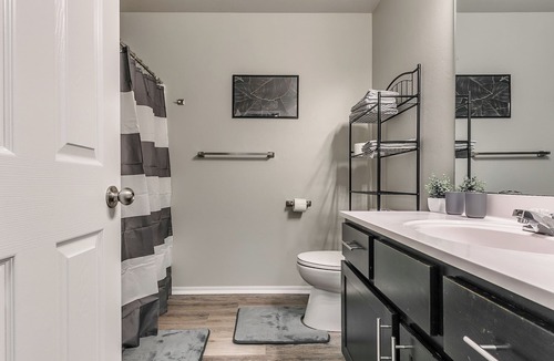 Mustang House | Lovely 4-bedroom house in charming Mustang