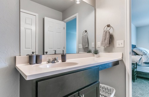 Mustang House | Lovely 4-bedroom house in charming Mustang