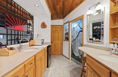 Gem County Bed & Breakfast | Lovely Couples Suite with Amazing Views and Privacy