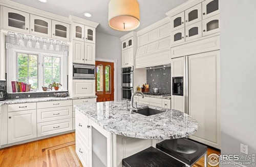 Longmont House | Lovely Farmhouse Retreat, close to Boulder and Rocky Mountain National Park