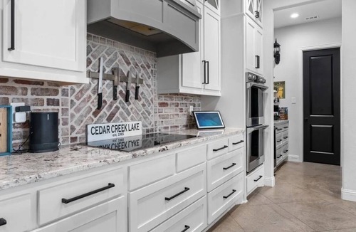 Carolyn Estates House | Lovely lake front home sleeps 16 on Cedar Creek Lake in charming Mabank TX