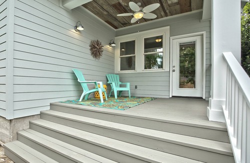 North Hi Mount House | Lovely Like New Home in Cultural District offering EV Charger close to Dickies!