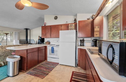 Rathdrum House | Lower Twin Lakes - Classic Lakefront Cabin