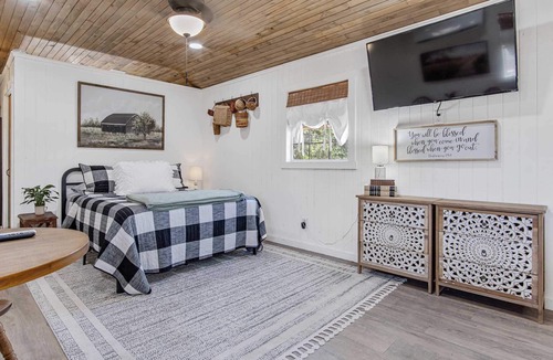 Bandera House | Lucky Star Ranch - Shooting Star