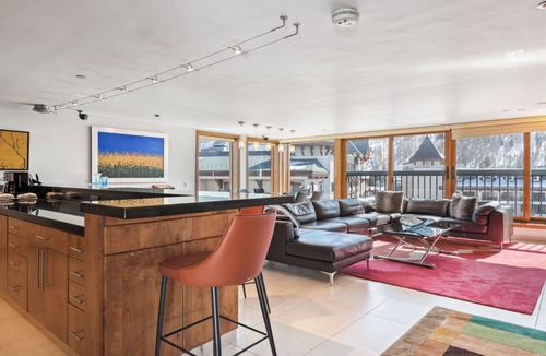 Vail Condo | Luminous 3BR A/C Marble & Hardwood Luxury with Stunning Mountain Views