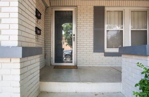 South Overton House | Luna's Lodge - 2BR/2BA - One Block from TTU