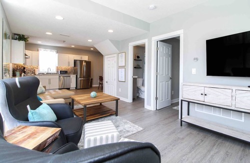 Des Moines House | Lux 4-Bedroom DSM Home, Great Location!