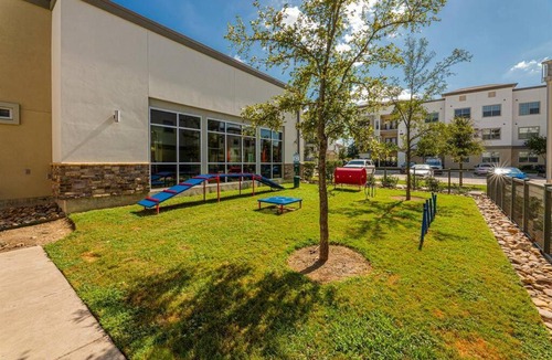 Leander Apartment | Luxe 2B/2B Getaway - Pool, Gym, Garage, Pet Wash