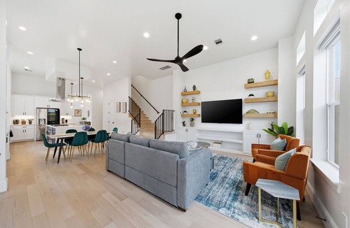 Montrose House | Luxe Downtown Retreat With Pool/Spa And City Skyline Views