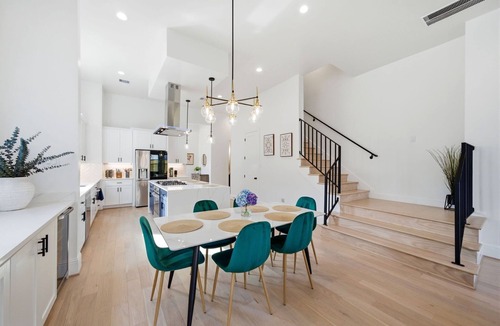 Montrose House | Luxe Downtown Retreat With Pool/Spa And City Skyline Views