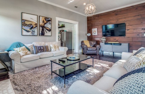 McKinney House | {Luxe Lemon} downtown McKinney historic bungalow