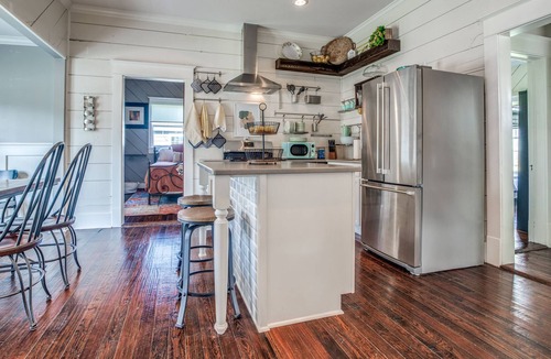 McKinney House | {Luxe Lemon} downtown McKinney historic bungalow