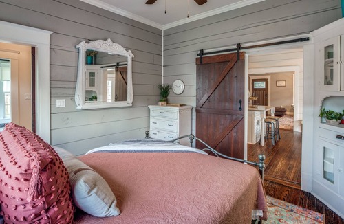 McKinney House | {Luxe Lemon} downtown McKinney historic bungalow