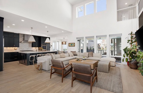 Northfield House | Luxe modern 6,500 sq ft house - situated on park