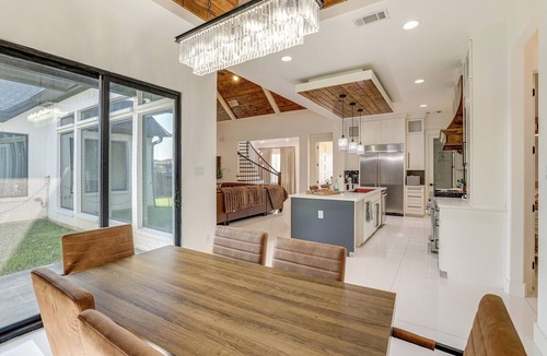 Waxahachie House | Luxe Retreat w/Patio & Fenced Yard in Waxahachie!