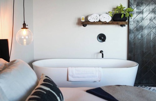 Astoria Hotel | Luxe River View King Room at Bowline Hotel, River View